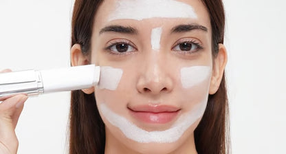 💥BUY 1 GET 1 FREE💥⏰💕🌟Cream Stick V White Korean Color-Changing Foundation Stick